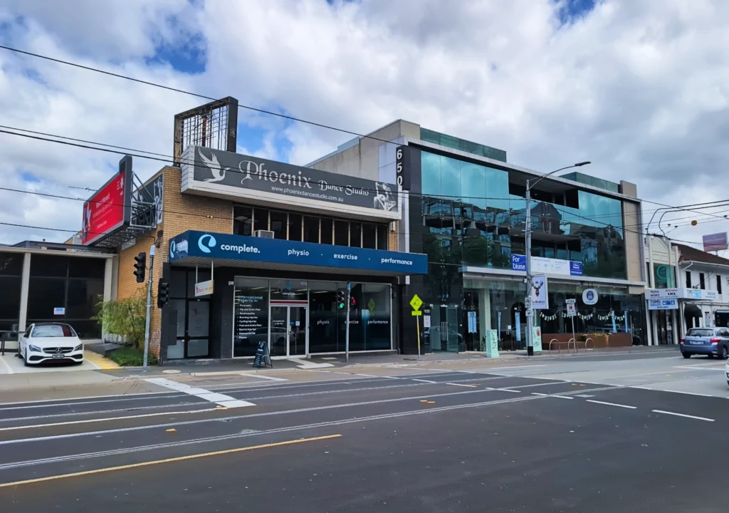 Complete Physio Richmond is located at the eastern end of Bridge Rd, close to the Yarra River